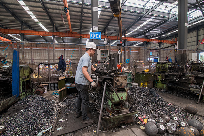 湖北网架配件-螺栓球加工车间